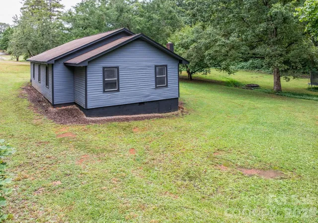 Photo 3 of Single family home for sale at 1180 Piney Ridge Rd, Forest City, NC 28043 | MLS# 4427197 | Listing updated on 2026-09-29