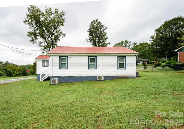 Photo 3 of Single family home for sale at 459 Harmon St, Forest City, NC 28043 | MLS# 4427199 | Listing updated on 2026-09-27