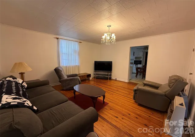 Photo 3 of Single family home for sale at 17 Hill St, Great Falls, SC 29055 | MLS# 4427202 | Listing updated on 2026-09-23