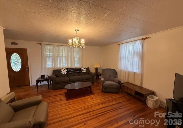 Photo 4 of Single family home for sale at 17 Hill St, Great Falls, SC 29055 | MLS# 4427202 | Listing updated on 2026-09-23