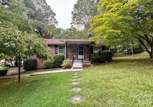 Photo 2 of Single family home for sale at 215 Norleon Ave, Hendersonville, NC 28791 | MLS# 4427206 | Listing updated on 2026-10-06