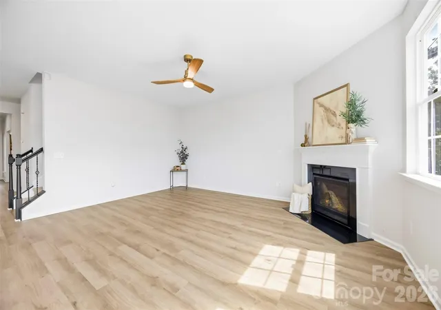 Photo 4 of Single family home for sale at 2015 Kensley Dr, Waxhaw, NC 28173 | MLS# 4427211 | Listing updated on 2026-09-24