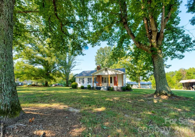 Photo 2 of Single family home for sale at 610 Helton Rd, Cherryville, NC 28021 | MLS# 4427213 | Listing updated on 2026-09-23