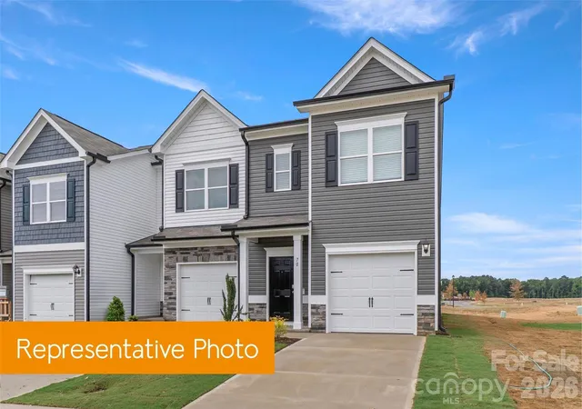 Photo 1 of Townhouse for sale at 6424 Paw Crk Rd, Charlotte, NC 28214 | MLS# 4427217 | Listing updated on 2026-09-23