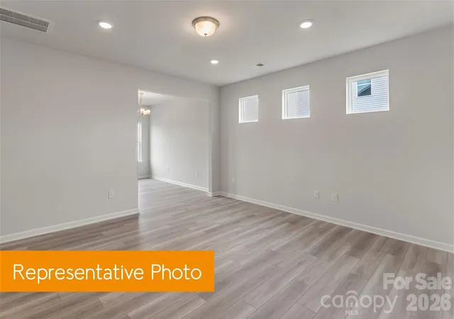 Photo 3 of Townhouse for sale at 6424 Paw Crk Rd, Charlotte, NC 28214 | MLS# 4427217 | Listing updated on 2026-09-23