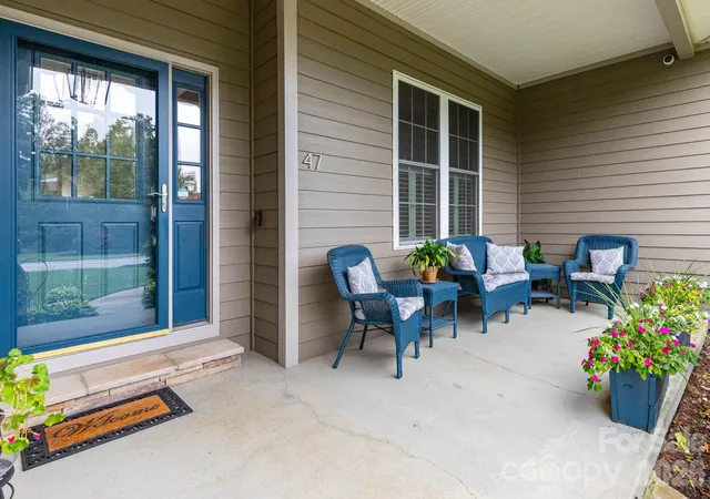 Photo 3 of Single family home for sale at 47 Drakes Meadow Ln, Arden, NC 28704 | MLS# 4427220 | Listing updated on 2026-10-09