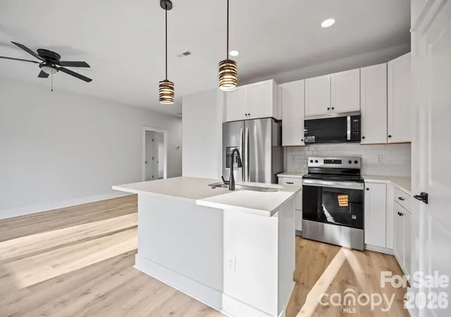Photo 3 of Single family home for sale at 1422 Johnston St, Gastonia, NC 28054 | MLS# 4427223 | Listing updated on 2026-09-30