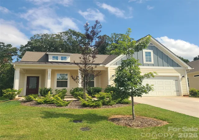 Photo 1 of Single family home for sale at 121 Olive Tea Ln, Statesville, NC 28625 | MLS# 4427225 | Listing updated on 2026-10-03