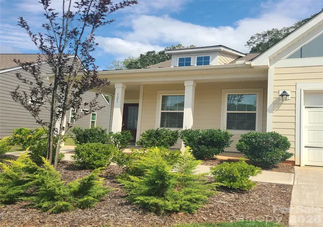 Photo 4 of Single family home for sale at 121 Olive Tea Ln, Statesville, NC 28625 | MLS# 4427225 | Listing updated on 2026-10-03
