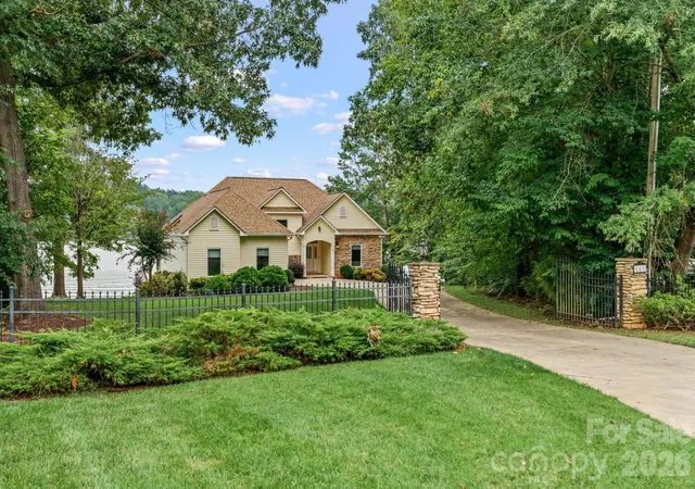 Photo 1 of Single family home for sale at 161 Abbotts Ct, Lexington, NC 27292 | MLS# 4427226 | Listing updated on 2026-10-02
