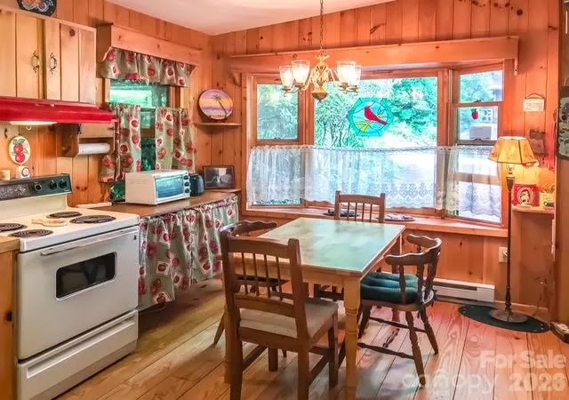 Photo 3 of Single family home for sale at 115 Spring Brk Rd, Newland, NC 28657 | MLS# 4427233 | Listing updated on 2026-09-23