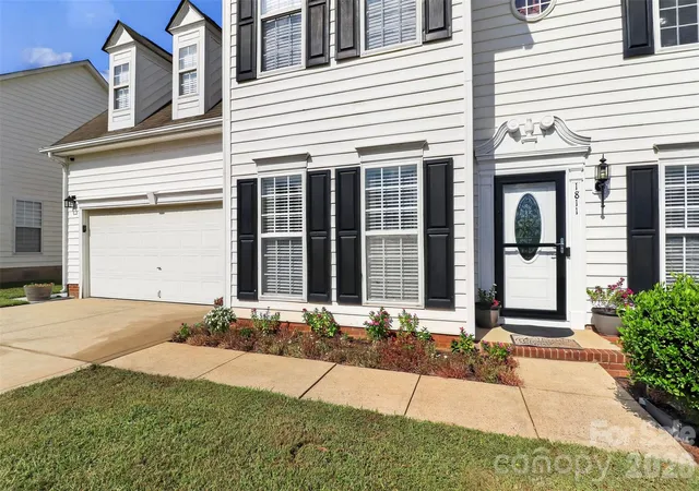 Photo 3 of Single family home for sale at 1811 Jeffrey Bryan Dr, Charlotte, NC 28213 | MLS# 4427234 | Listing updated on 2026-09-27