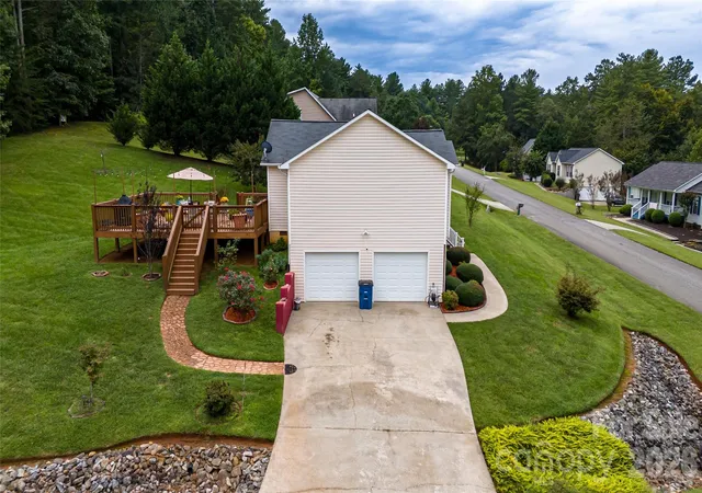 Photo 4 of Single family home for sale at 142 Doe Run, Morganton, NC 28655 | MLS# 4427236 | Listing updated on 2026-09-28