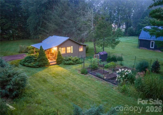 Photo 3 of Sale Pending at 151 Red Tailed Hawk Rd, Banner Elk, NC 28604 | MLS# 4427240 | Listing updated on 2026-10-20