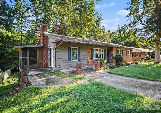 Photo 2 of Single family home for sale at 623 Westside Dr, Newton, NC 28658 | MLS# 4427242 | Listing updated on 2026-10-06