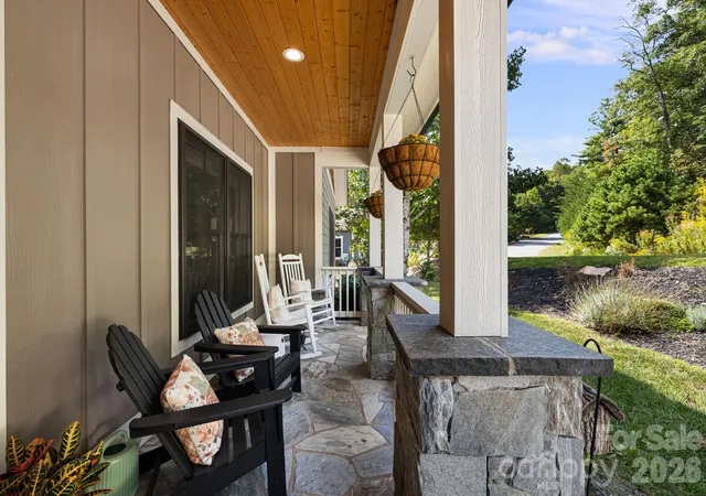 Photo 3 of Single family home for sale at 14 Sugarland Ridge Trl, Fairview, NC 28730 | MLS# 4427245 | Listing updated on 2026-10-05