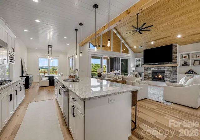 Photo 3 of Single family home for sale at 297 Maple Knoll Dr, Hendersonville, NC 28792 | MLS# 4427248 | Listing updated on 2026-09-25