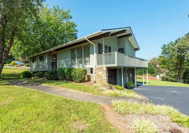 Photo 2 of Single family home for sale at 127 College Cir, Swannanoa, NC 28778 | MLS# 4427251 | Listing updated on 2026-09-29