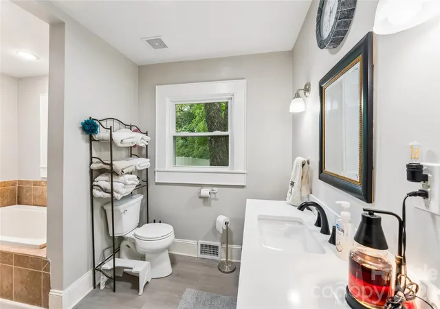 Photo 4 of Single family home for sale at 1495 S Main St, Mount Pleasant, NC 28124 | MLS# 4427258 | Listing updated on 2026-09-28