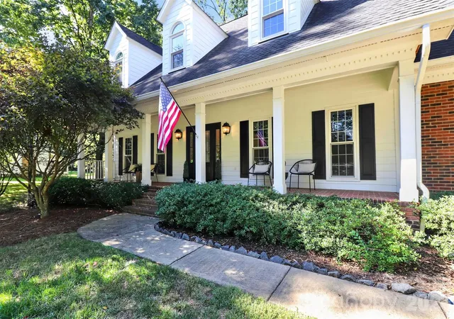 Photo 1 of Single family home for sale at 6128 Lake Providence Ln, Charlotte, NC 28277 | MLS# 4427259 | Listing updated on 2026-10-21