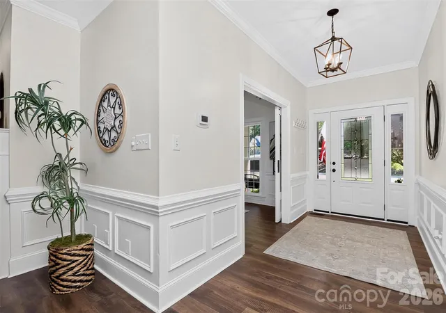 Photo 4 of Single family home for sale at 6128 Lake Providence Ln, Charlotte, NC 28277 | MLS# 4427259 | Listing updated on 2026-10-21