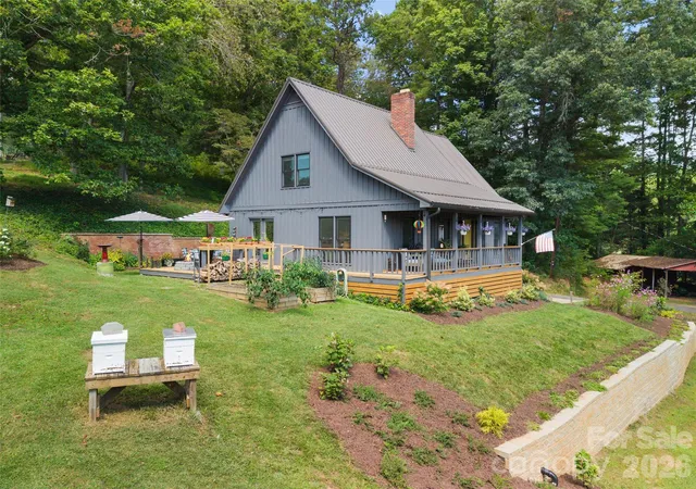 Photo 1 of Single family home for sale at 641 Scruggs Cir, Canton, NC 28716 | MLS# 4427265 | Listing updated on 2026-09-22