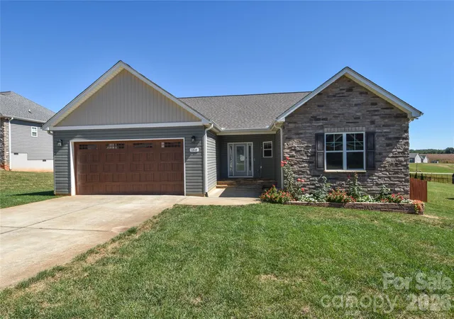 Photo 3 of Single family home for sale at 148 Greythorn Dr, Statesville, NC 28625 | MLS# 4427266 | Listing updated on 2026-10-02