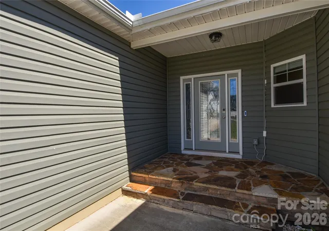 Photo 4 of Single family home for sale at 148 Greythorn Dr, Statesville, NC 28625 | MLS# 4427266 | Listing updated on 2026-10-02