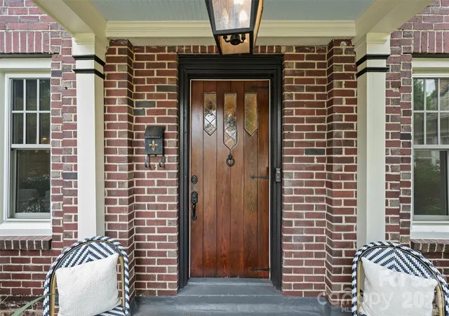 Photo 2 of Single family home for sale at 1814 Kensington Dr, Charlotte, NC 28205 | MLS# 4427273 | Listing updated on 2026-09-24