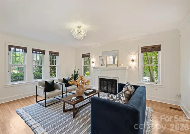 Photo 4 of Single family home for sale at 1814 Kensington Dr, Charlotte, NC 28205 | MLS# 4427273 | Listing updated on 2026-09-24