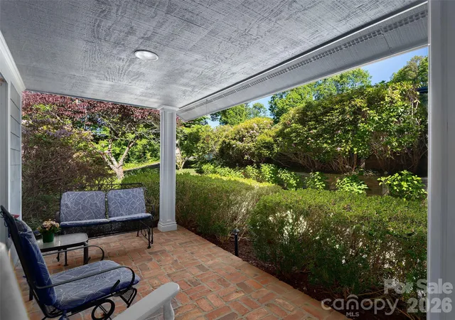 Photo 3 of Single family home for sale at 177 Skyview Cir, Asheville, NC 28804 | MLS# 4427276 | Listing updated on 2026-09-27