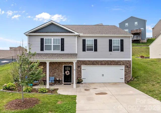 Photo 1 of Single family home for sale at 183 Marathon Ln, Candler, NC 28715 | MLS# 4427283 | Listing updated on 2026-09-23