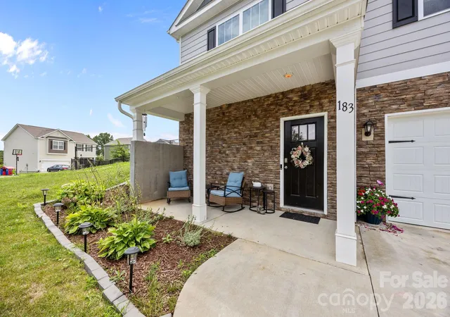 Photo 3 of Single family home for sale at 183 Marathon Ln, Candler, NC 28715 | MLS# 4427283 | Listing updated on 2026-09-23