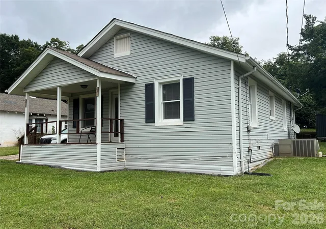 Photo 3 of Single family home for sale at 346 N Cleghorn St, Rutherfordton, NC 28139 | MLS# 4427284 | Listing updated on 2026-09-24