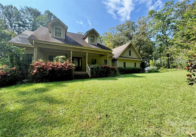Photo 1 of Single family home for sale at 502 Pace Rd, Hendersonville, NC 28792 | MLS# 4427291 | Listing updated on 2026-09-23