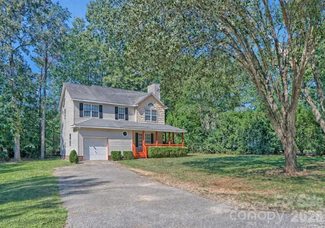 Photo 2 of Single family home for sale at 7742 Red Robin Trl, Denver, NC 28037 | MLS# 4427301 | Listing updated on 2026-10-01