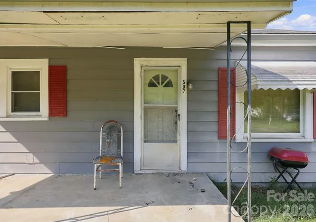 Photo 3 of Single family home for sale at 507 Fairbluff Ave, Salisbury, NC 28146 | MLS# 4427305 | Listing updated on 2026-09-24