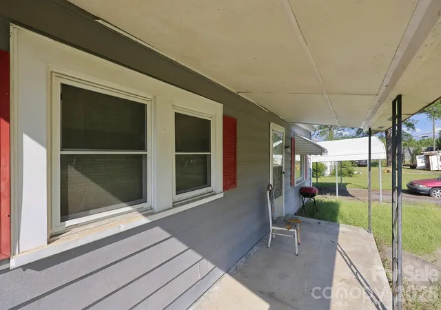 Photo 3 of Single family home for sale at 507 Fairbluff Ave, Salisbury, NC 28146 | MLS# 4427305 | Listing updated on 2026-09-24