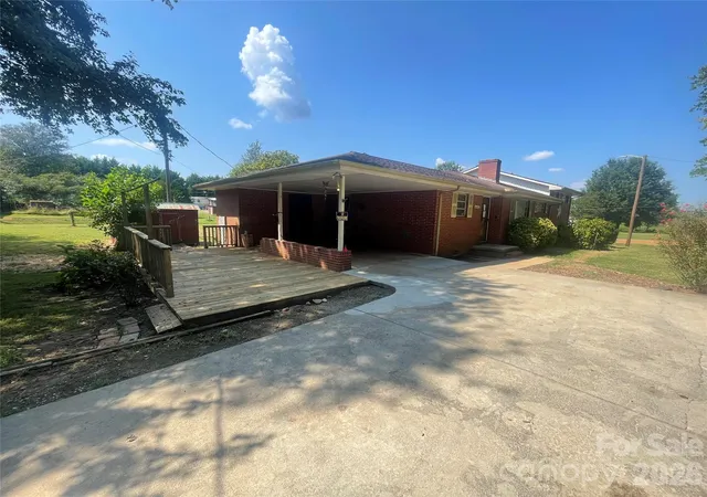 Photo 3 of Single family home for sale at 6345 Woodleaf Rd, Woodleaf, NC 27054 | MLS# 4427307 | Listing updated on 2026-10-05