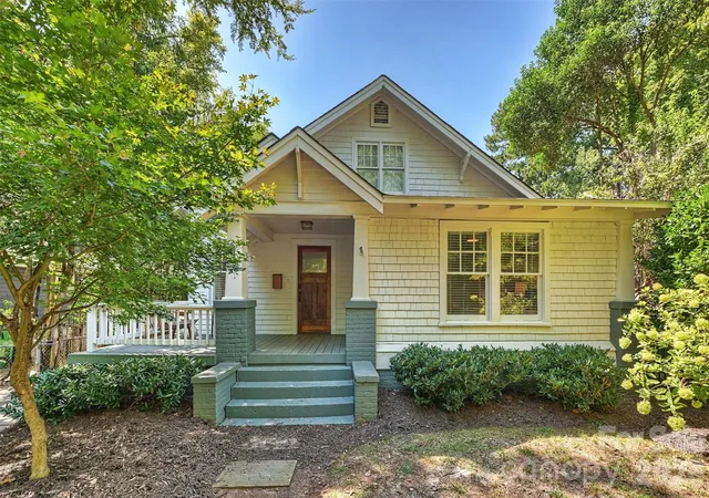 Photo 1 of Single family home for sale at 616 E Tremont Ave, Charlotte, NC 28203 | MLS# 4427313 | Listing updated on 2026-09-23