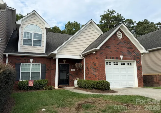 Photo 3 of Townhouse for sale at 4746 Braxton Gate Ln #8, Hickory, NC 28602 | MLS# 4427319 | Listing updated on 2026-10-06