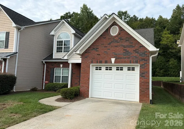 Photo 3 of Townhouse for sale at 4746 Braxton Gate Ln #8, Hickory, NC 28602 | MLS# 4427319 | Listing updated on 2026-10-06