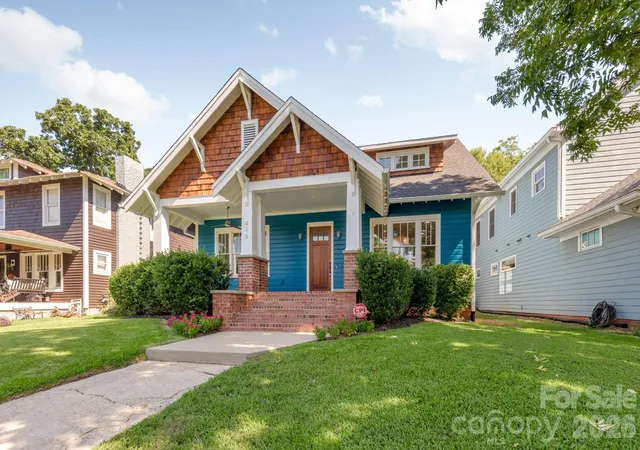 Single family home for sale at 416 W Park Ave, Charlotte, NC 28203 | MLS# 4427323