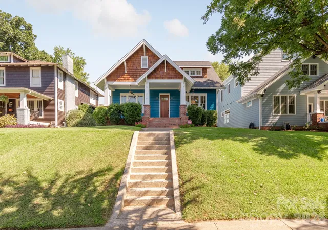 Photo 1 of Single family home for sale at 416 W Park Ave, Charlotte, NC 28203 | MLS# 4427323 | Listing updated on 2026-09-28