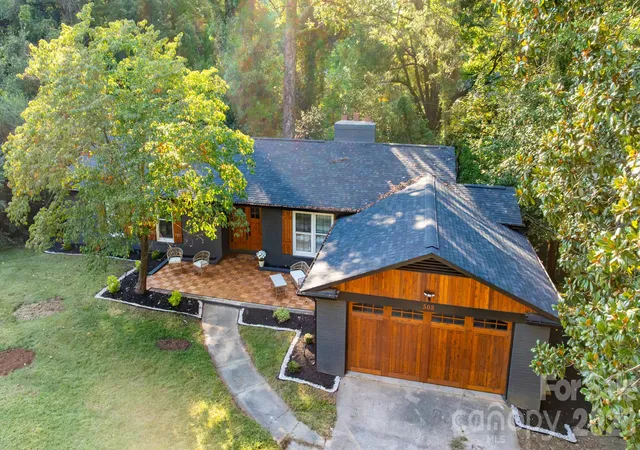 Photo 1 of Single family home for sale at 508 Berkshire Dr, Statesville, NC 28677 | MLS# 4427324 | Listing updated on 2026-10-04