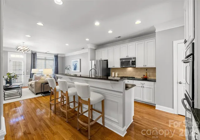 Photo 4 of Townhouse for sale at 7810 Springs Village Ln, Charlotte, NC 28226 | MLS# 4427329 | Listing updated on 2026-09-23