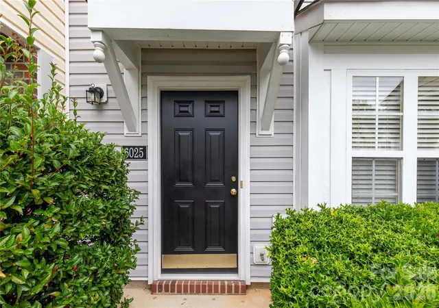 Photo 2 of Townhouse for sale at 6025 Leek Ct, Fort Mill, SC 29707 | MLS# 4427332 | Listing updated on 2026-09-26