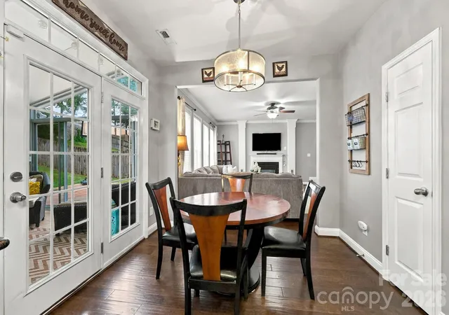 Photo 3 of Single family home for sale at 1913 Wilburn Park Ln Nw, Charlotte, NC 28269 | MLS# 4427334 | Listing updated on 2026-09-26