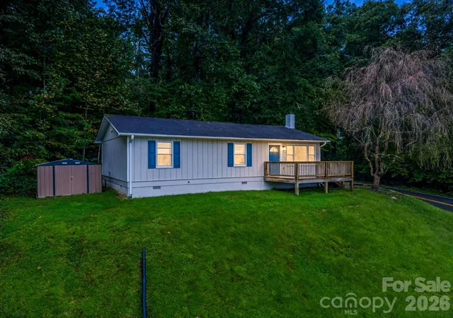 Photo 2 of Single family home for sale at 117 Drexel Rd, Hendersonville, NC 28739 | MLS# 4427336 | Listing updated on 2026-09-27