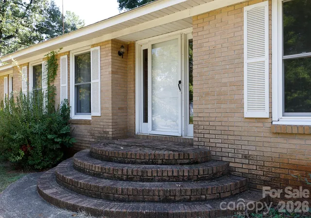 Photo 2 of Single family home for sale at 1731 Colony Rd, Rock Hill, SC 29730 | MLS# 4427339 | Listing updated on 2026-09-23